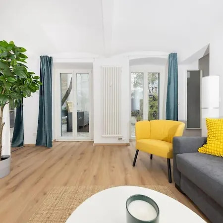 Terrassen-Wohnung Am Goerlitzer Park In Kreuzberg